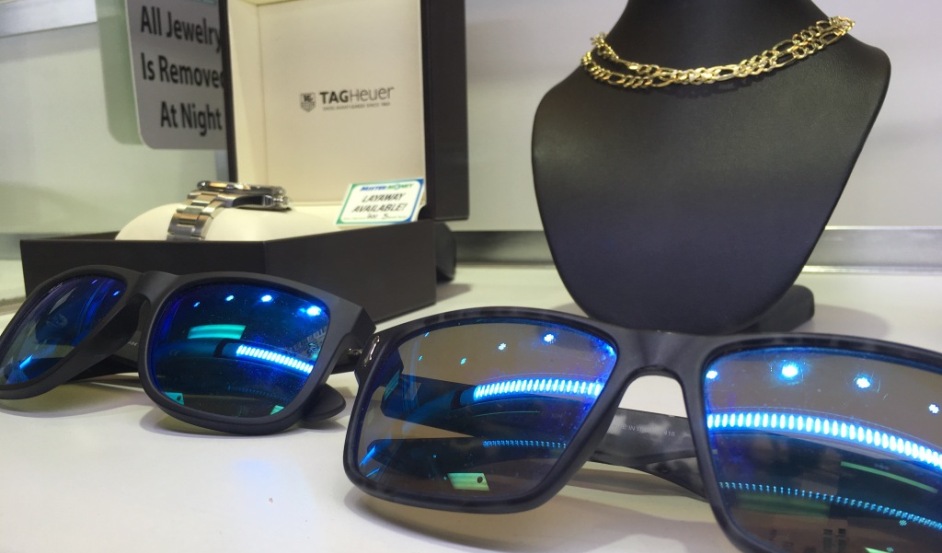 Product Image Sunglasses & Gold Chain